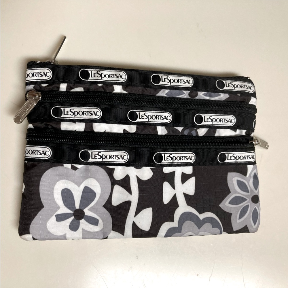 🔥Price drop $15🔥LeSportsac 3-Zip Floral Nylon Slim Wallet